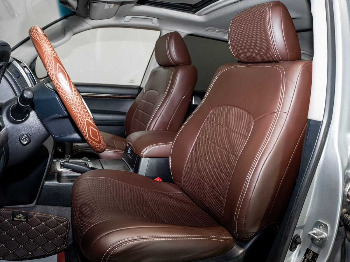 Toyota Land Cruiser 2013 - фото автомобиля