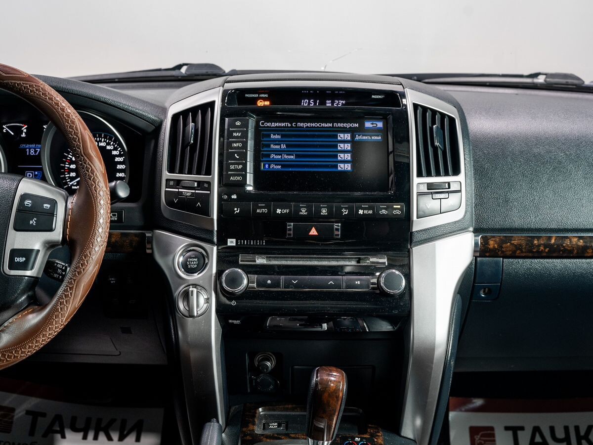 Toyota Land Cruiser 2013 - фото автомобиля