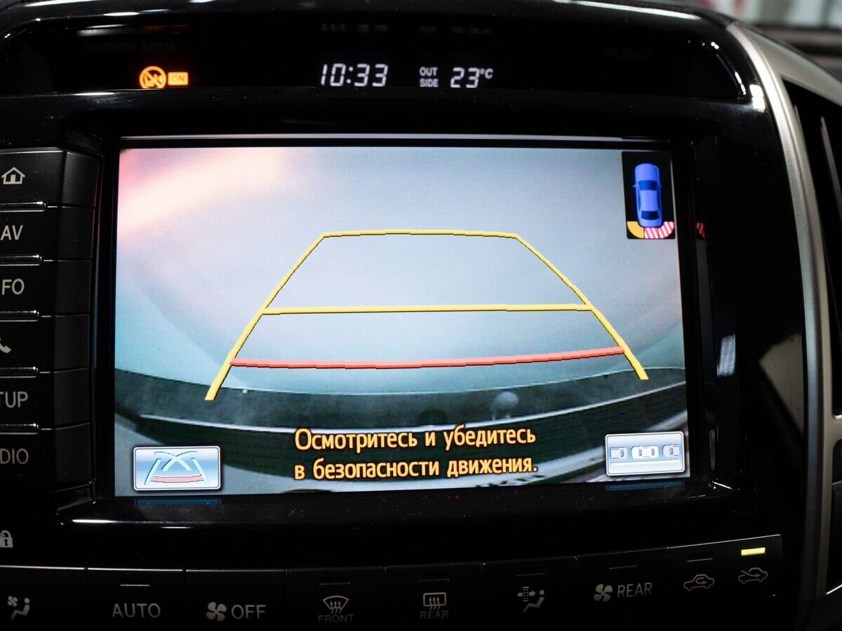 Toyota Land Cruiser 2013 - фото автомобиля