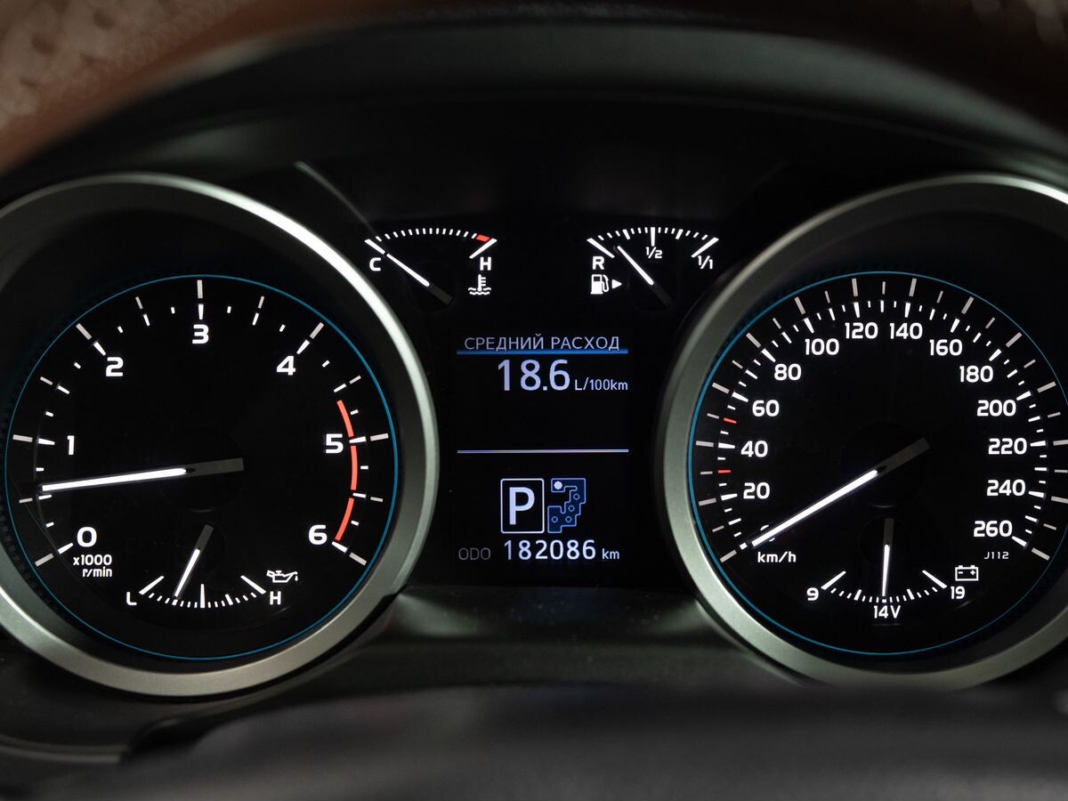 Toyota Land Cruiser 2013 - фото автомобиля