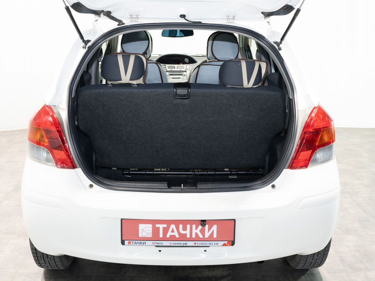 Toyota Vitz 2009 - фото автомобиля