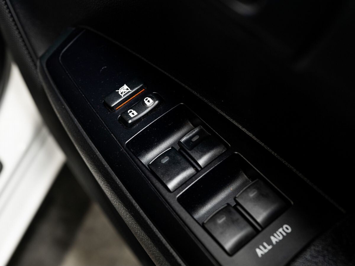 Toyota Corolla 2018 - фото автомобиля