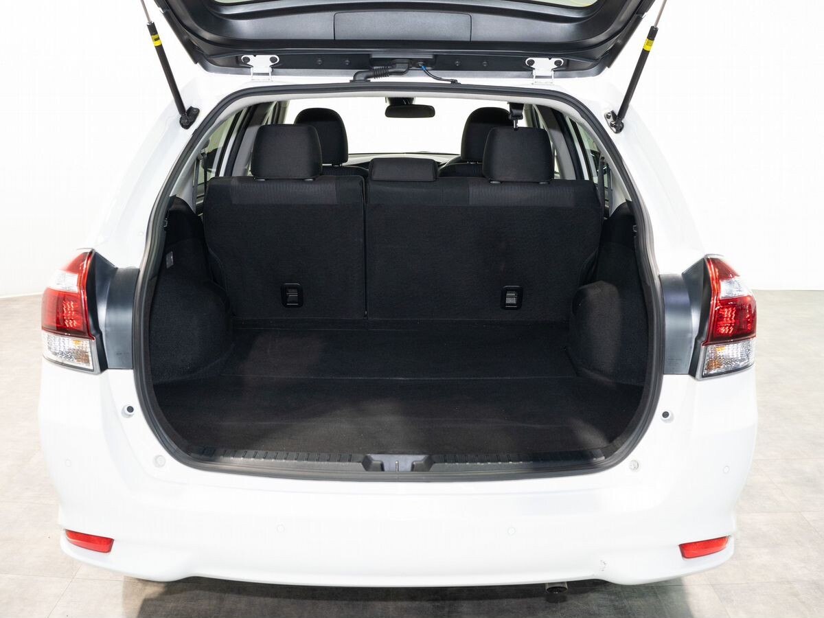 Toyota Corolla 2018 - фото автомобиля