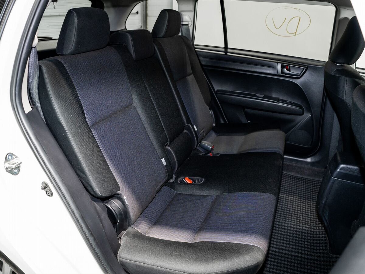 Toyota Corolla 2018 - фото автомобиля