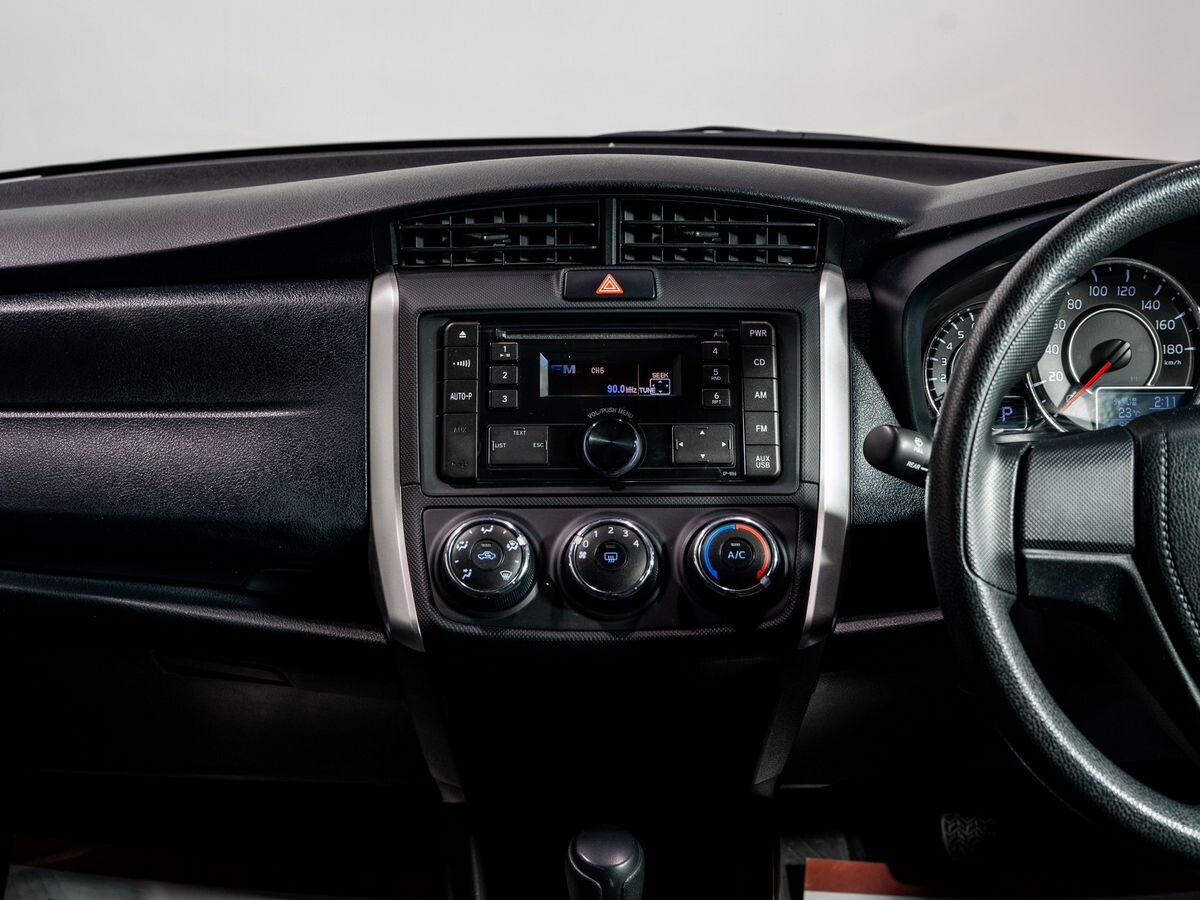 Toyota Corolla 2018 - фото автомобиля