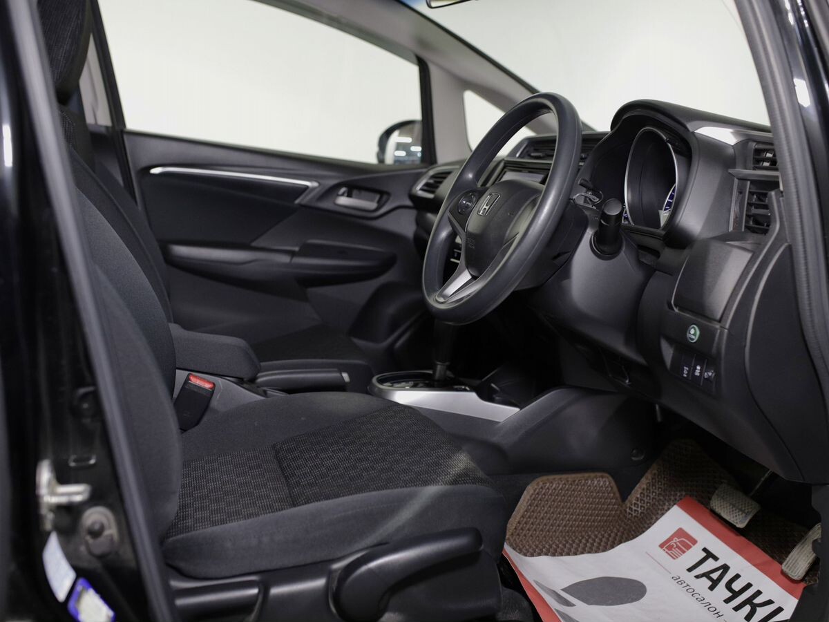 Honda Fit 2017 - фото автомобиля