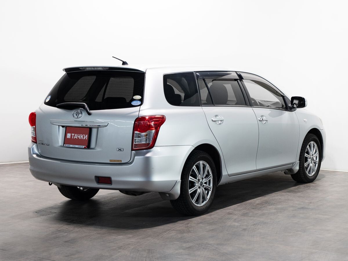 Toyota Corolla 2012 - фото автомобиля