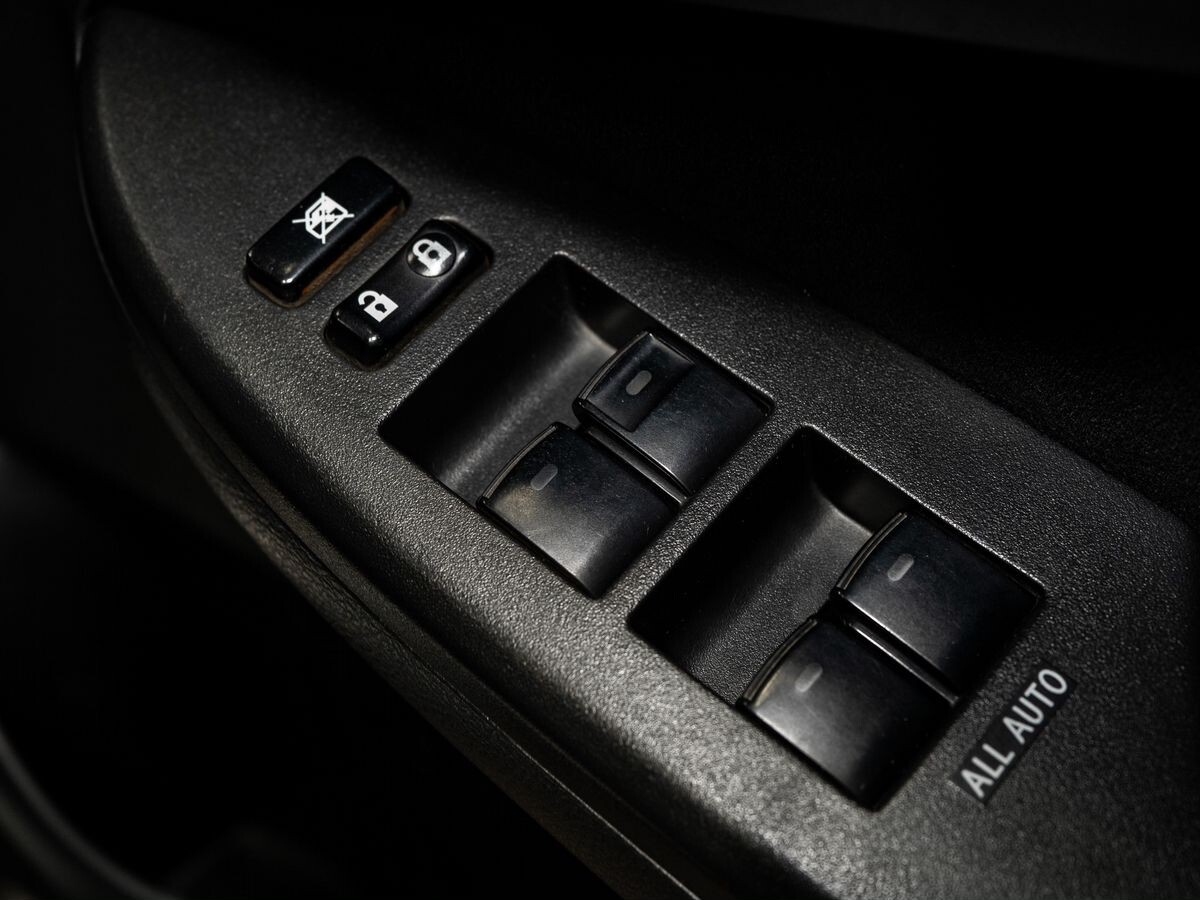 Toyota Corolla 2012 - фото автомобиля