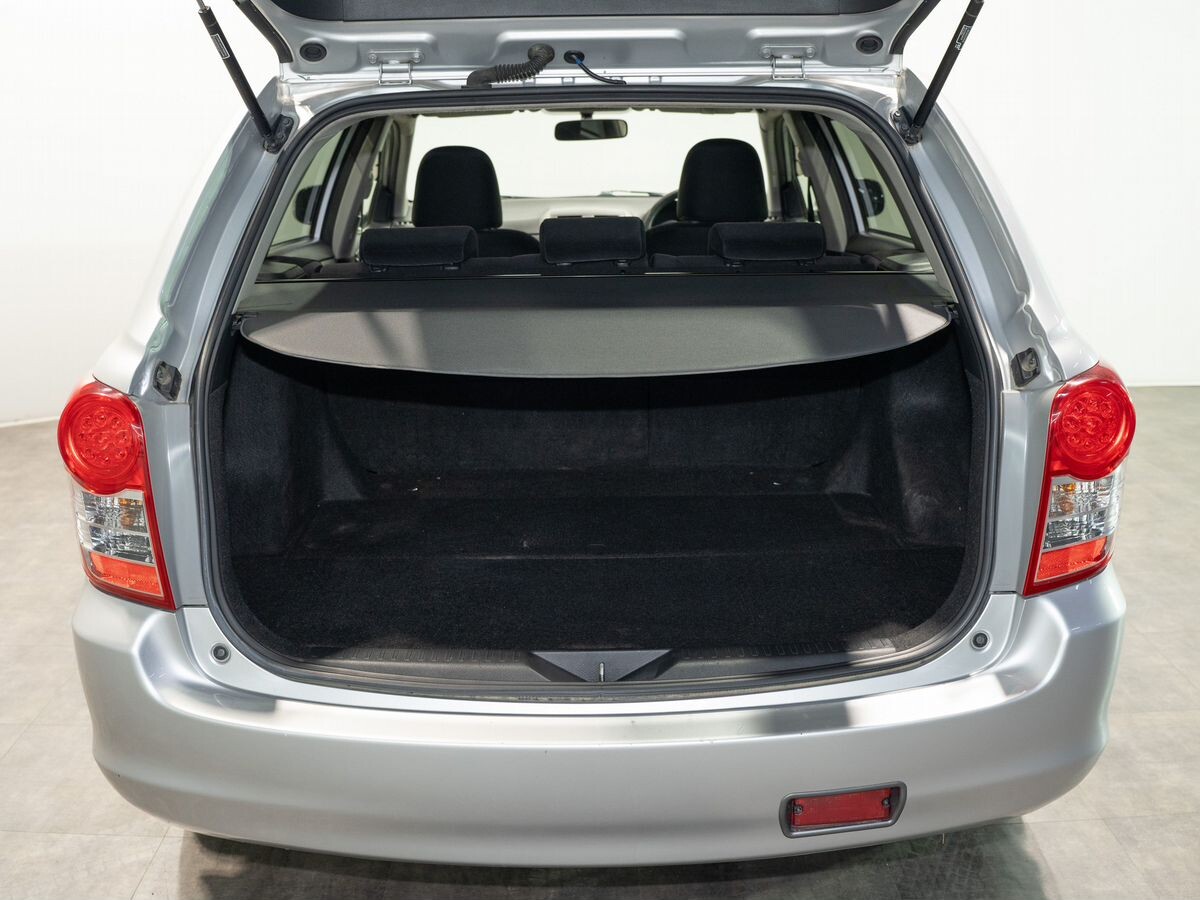 Toyota Corolla 2012 - фото автомобиля