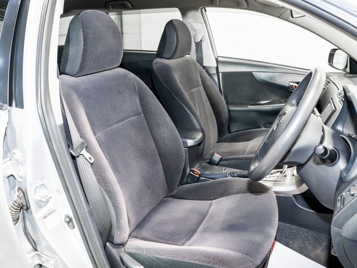 Toyota Corolla 2012 - фото автомобиля