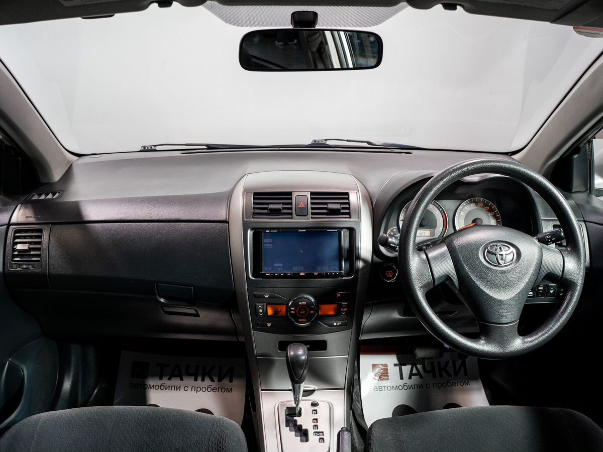 Toyota Corolla 2012 - фото автомобиля