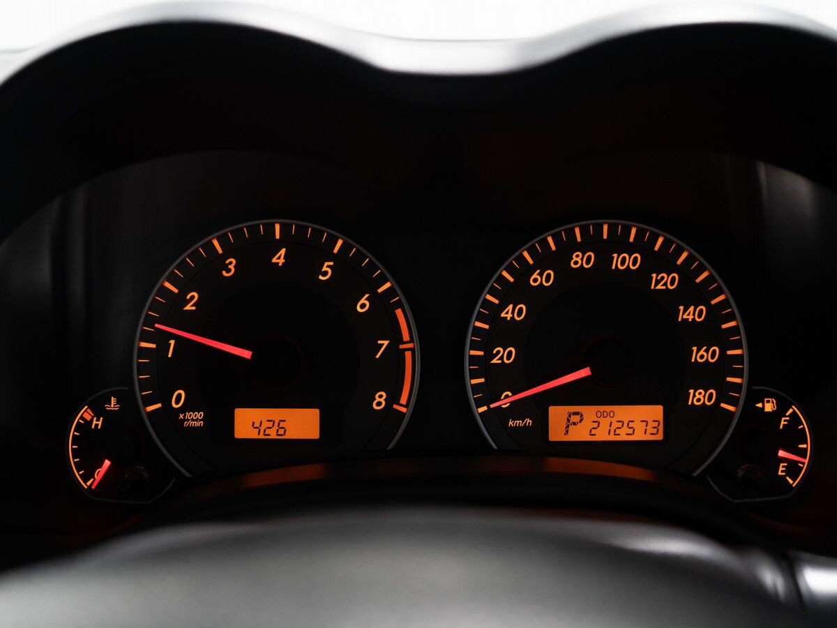 Toyota Corolla 2012 - фото автомобиля