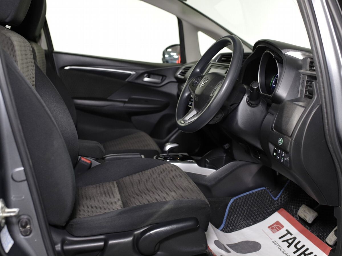 Honda Fit 2018 - фото автомобиля