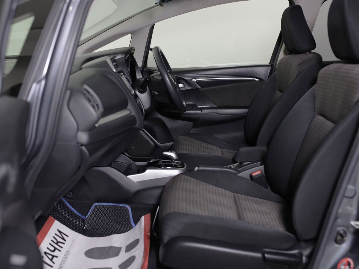 Honda Fit 2018 - фото автомобиля