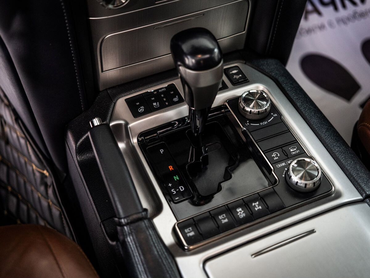 Toyota Land Cruiser 2016 - фото автомобиля