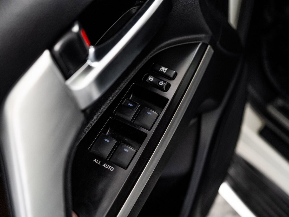 Toyota Land Cruiser 2016 - фото автомобиля