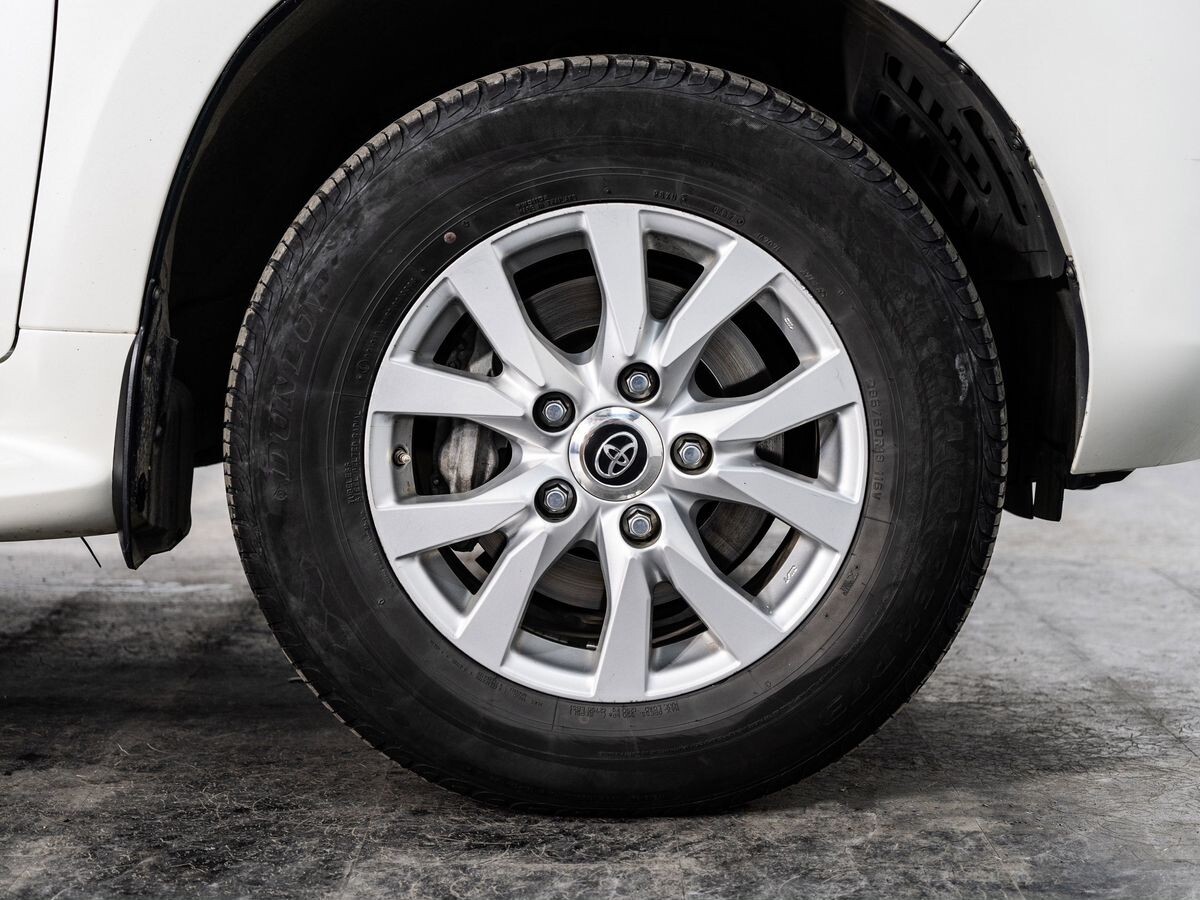 Toyota Land Cruiser 2016 - фото автомобиля