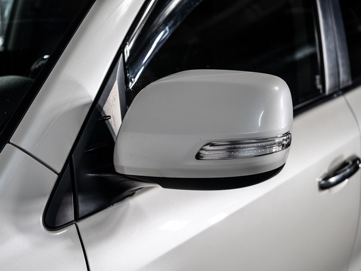 Toyota Land Cruiser 2016 - фото автомобиля