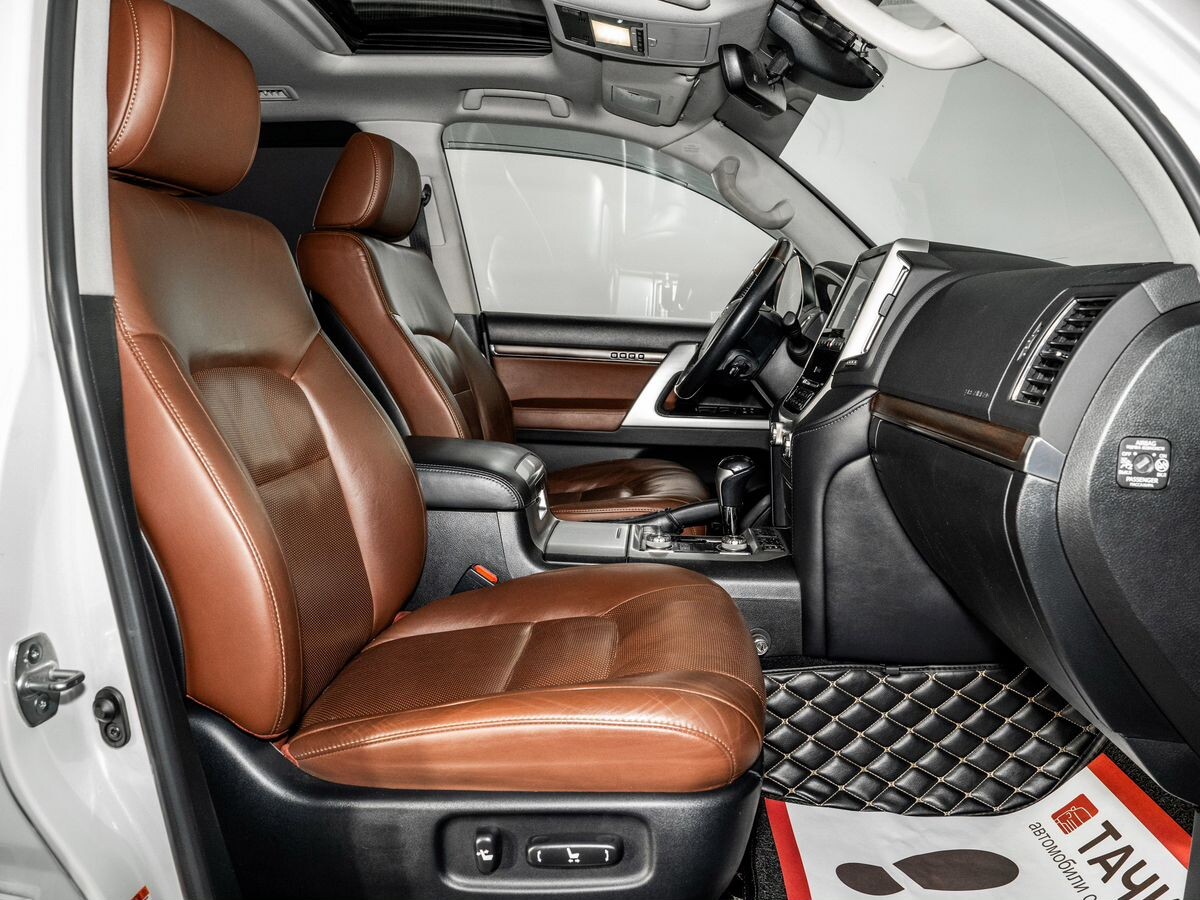 Toyota Land Cruiser 2016 - фото автомобиля