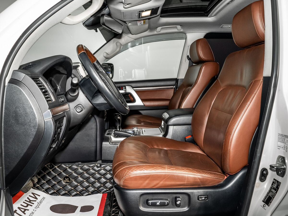 Toyota Land Cruiser 2016 - фото автомобиля