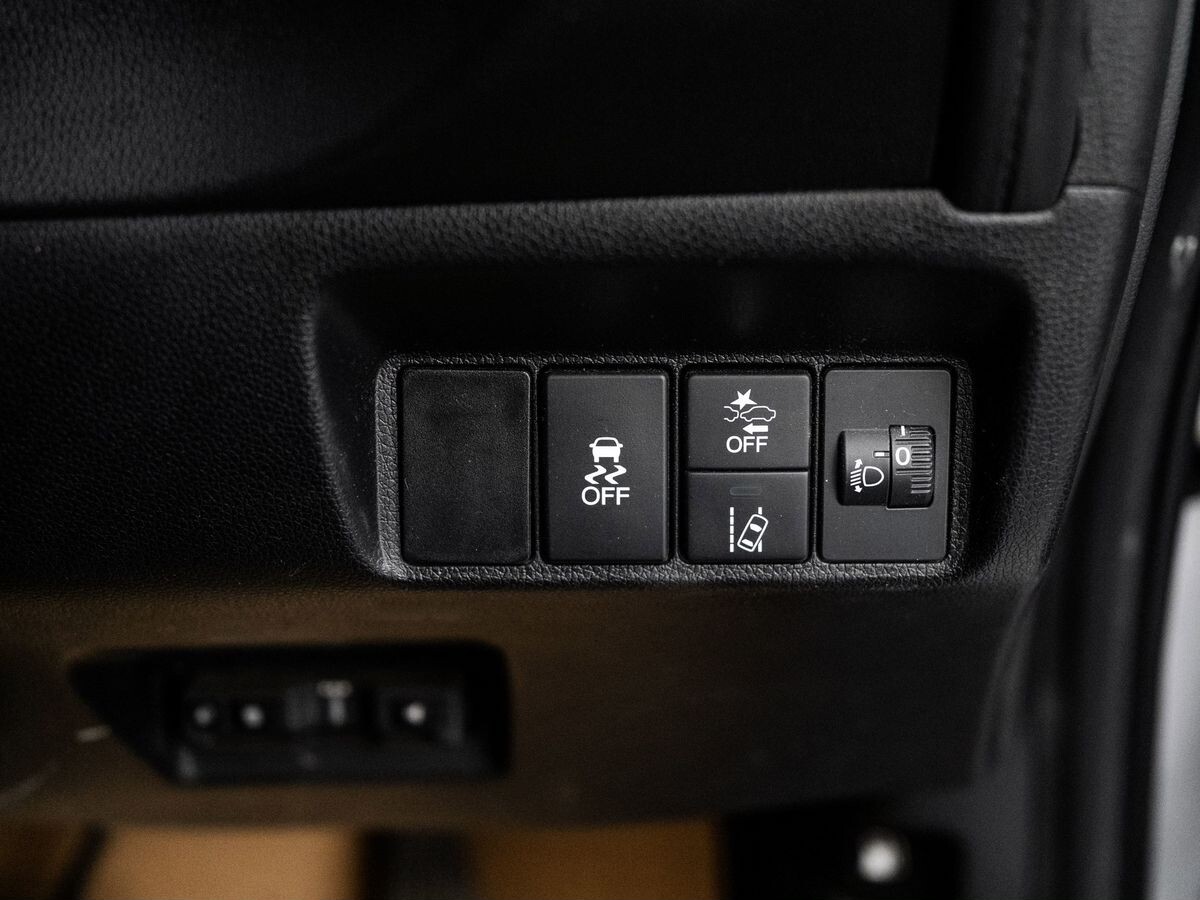 Honda Shuttle 2019 - фото автомобиля