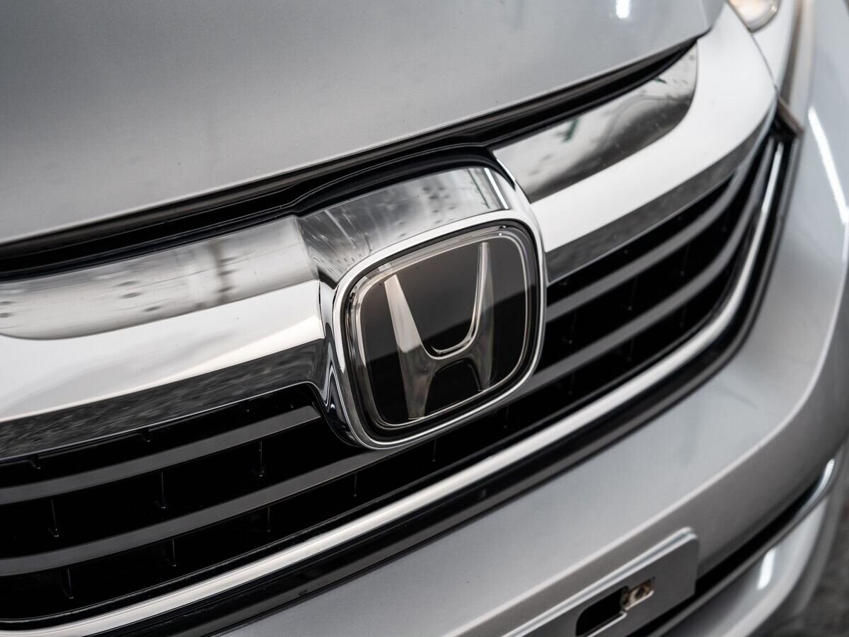 Honda Shuttle 2019 - фото автомобиля