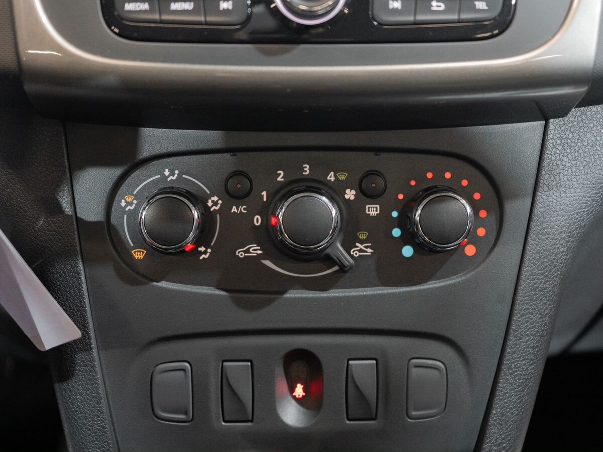 Renault Sandero 2020 - фото автомобиля