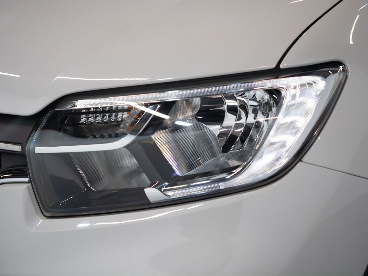 Renault Sandero 2020 - фото автомобиля