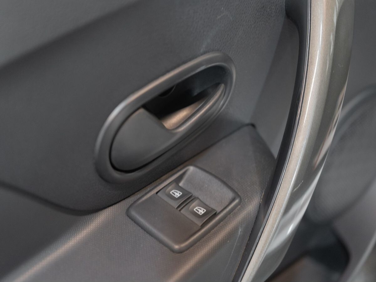 Renault Sandero 2020 - фото автомобиля