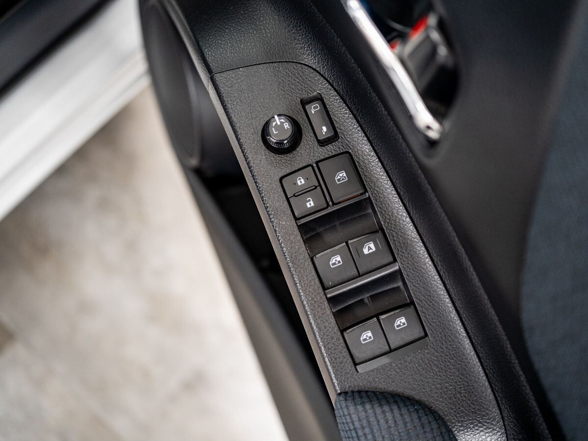 Toyota Sienta 2016 - фото автомобиля