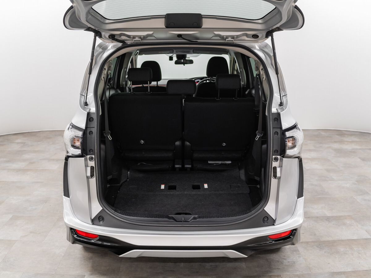 Toyota Sienta 2016 - фото автомобиля