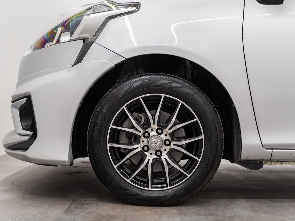 Toyota Sienta 2016 - фото автомобиля