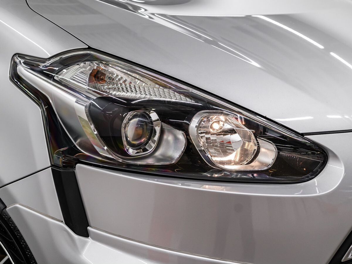 Toyota Sienta 2016 - фото автомобиля