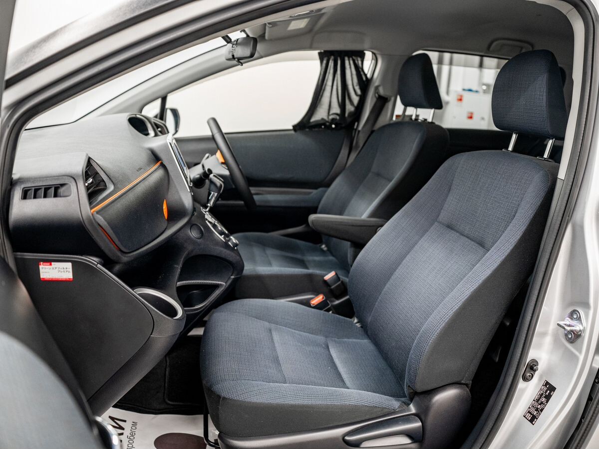 Toyota Sienta 2016 - фото автомобиля