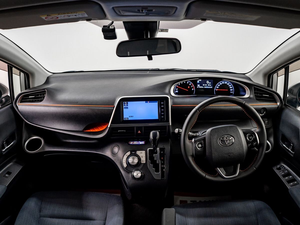 Toyota Sienta 2016 - фото автомобиля