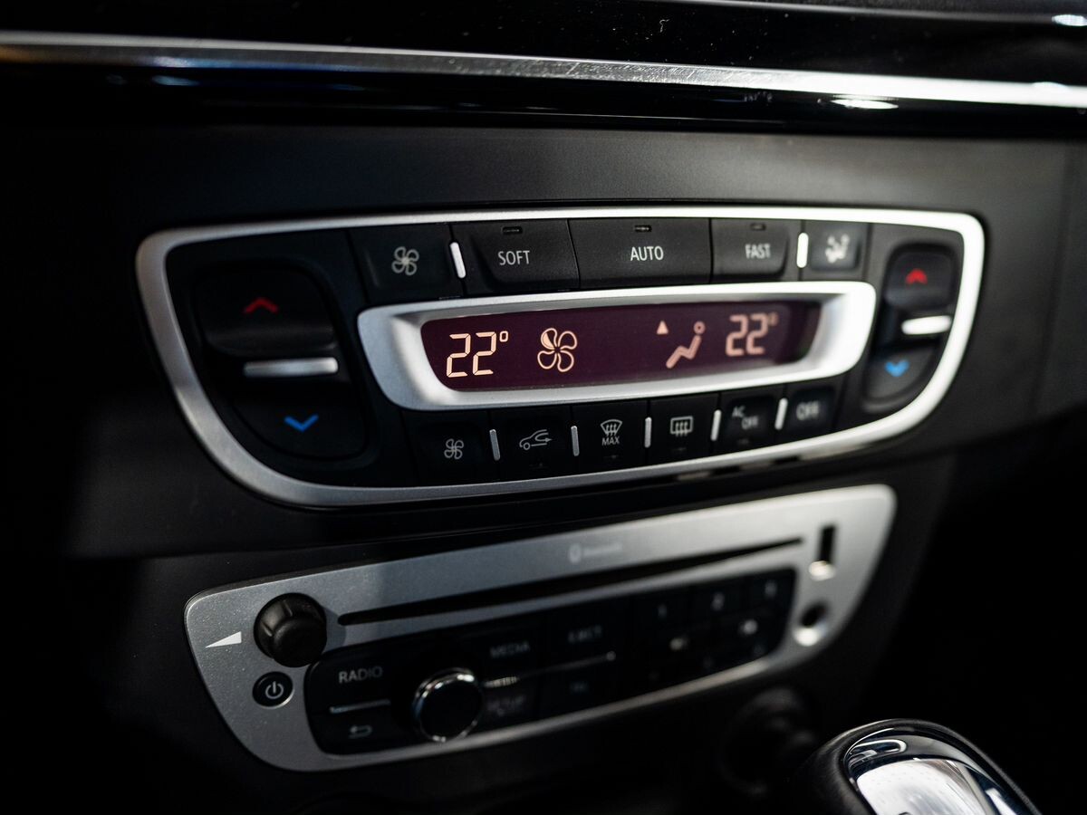 Renault Fluence 2013 - фото автомобиля