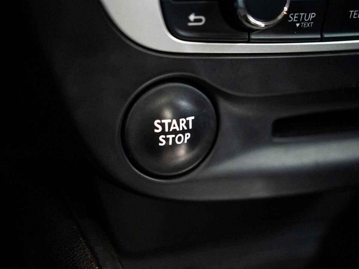 Renault Fluence 2013 - фото автомобиля