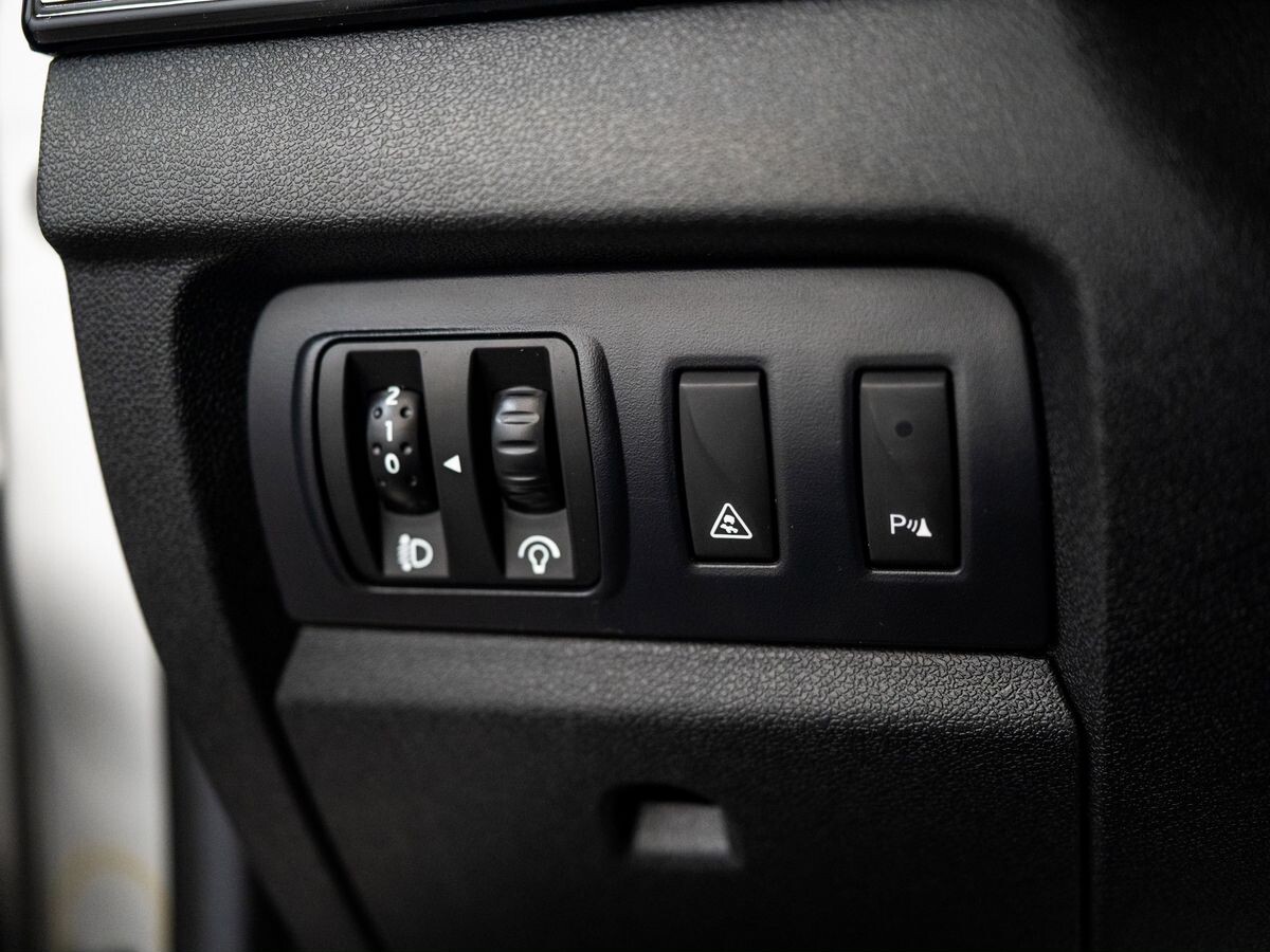 Renault Fluence 2013 - фото автомобиля