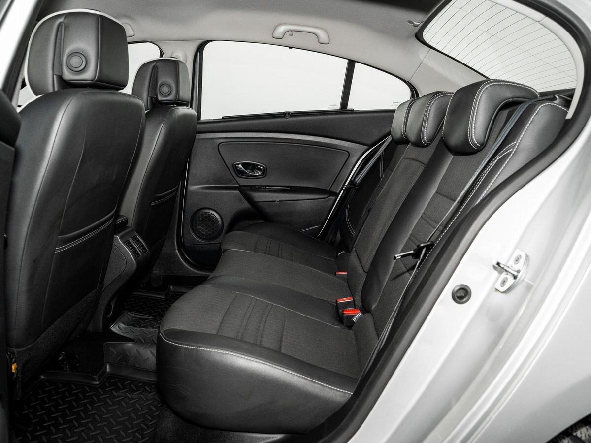 Renault Fluence 2013 - фото автомобиля