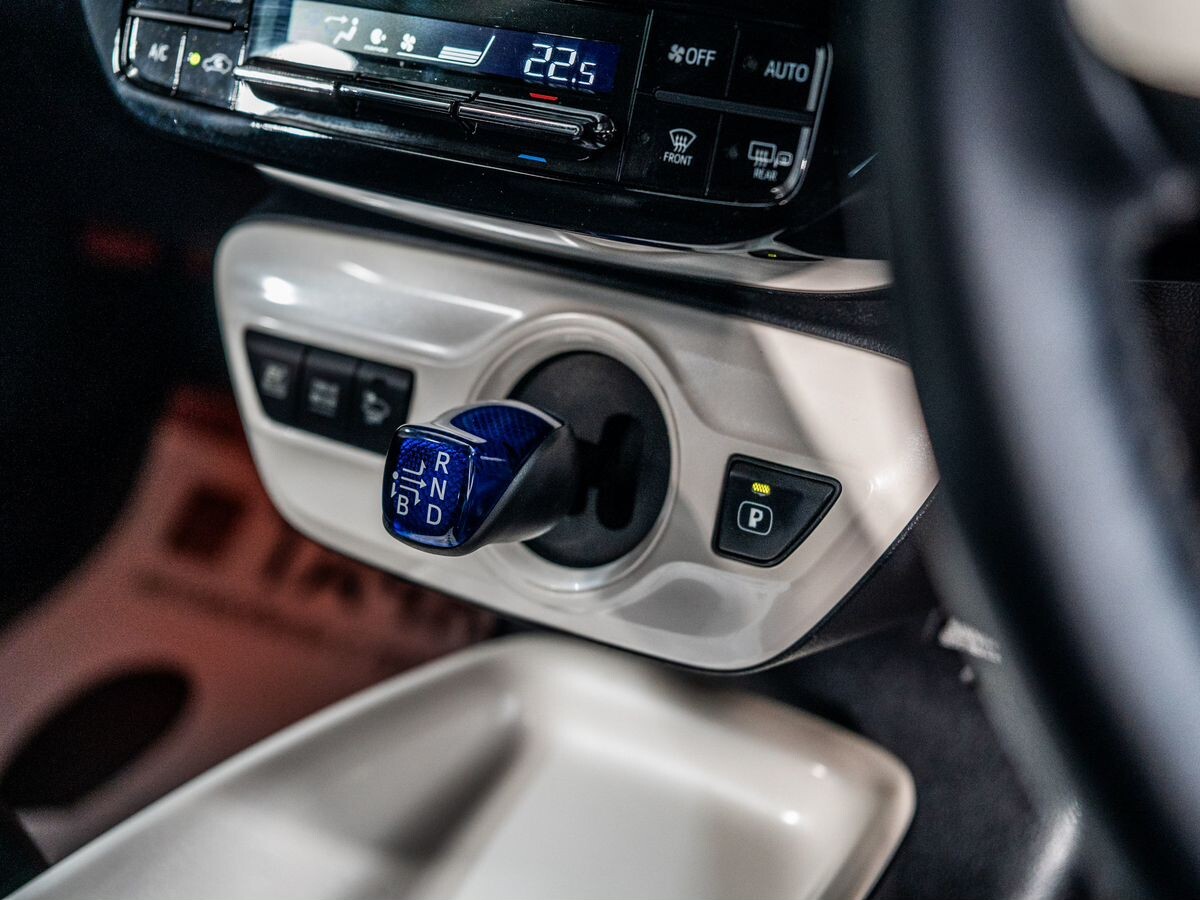 Toyota Prius 2016 - фото автомобиля