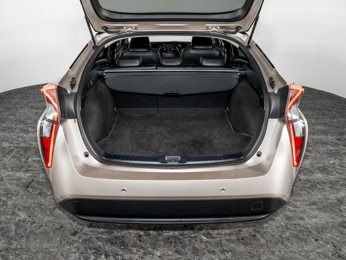 Toyota Prius 2016 - фото автомобиля