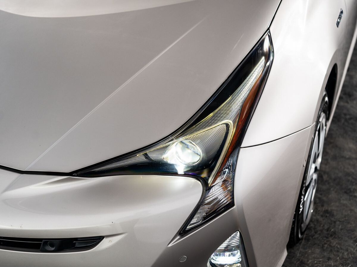 Toyota Prius 2016 - фото автомобиля