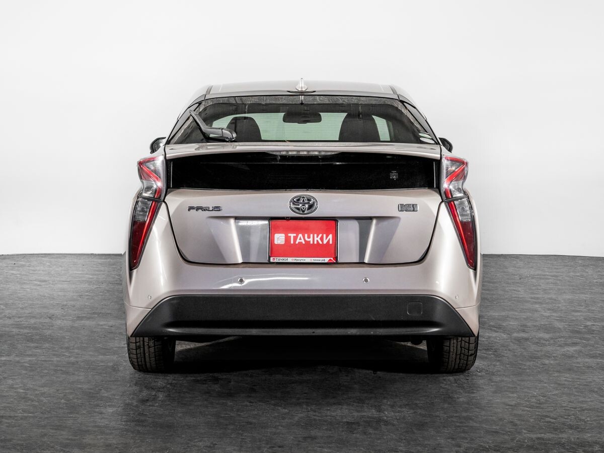 Toyota Prius 2016 - фото автомобиля