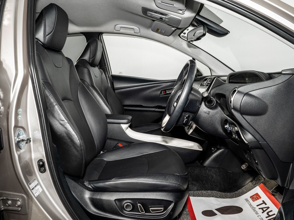 Toyota Prius 2016 - фото автомобиля