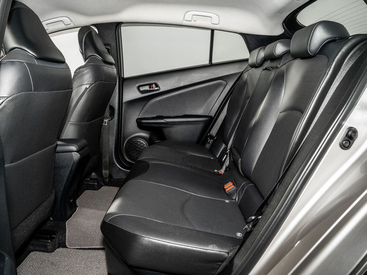 Toyota Prius 2016 - фото автомобиля