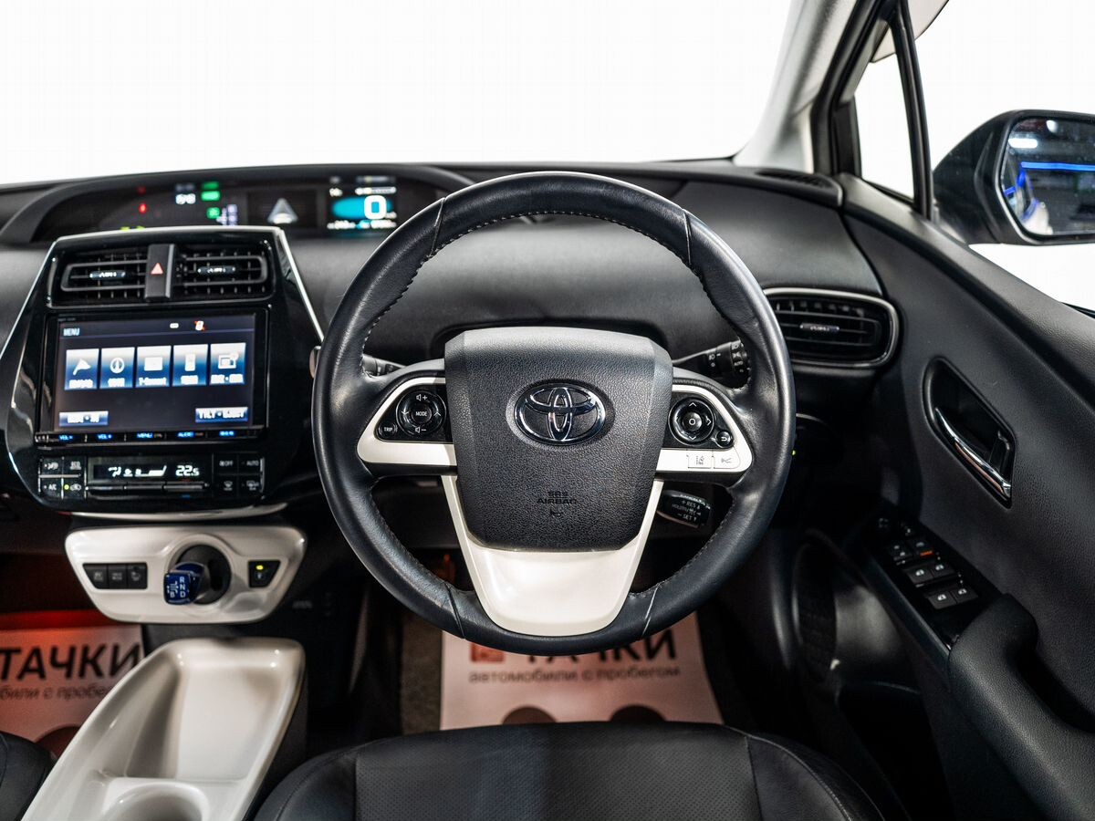 Toyota Prius 2016 - фото автомобиля