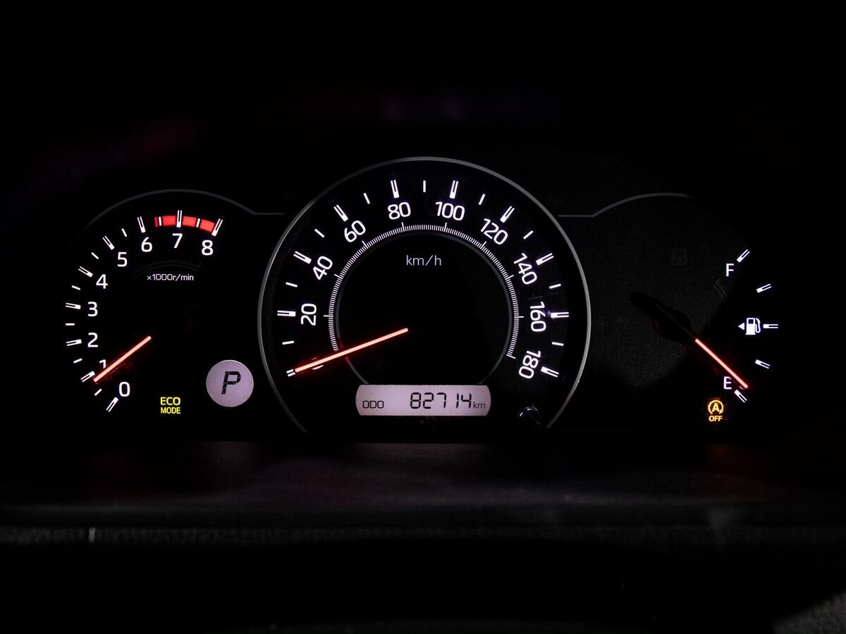 Toyota Noah 2019 - фото автомобиля