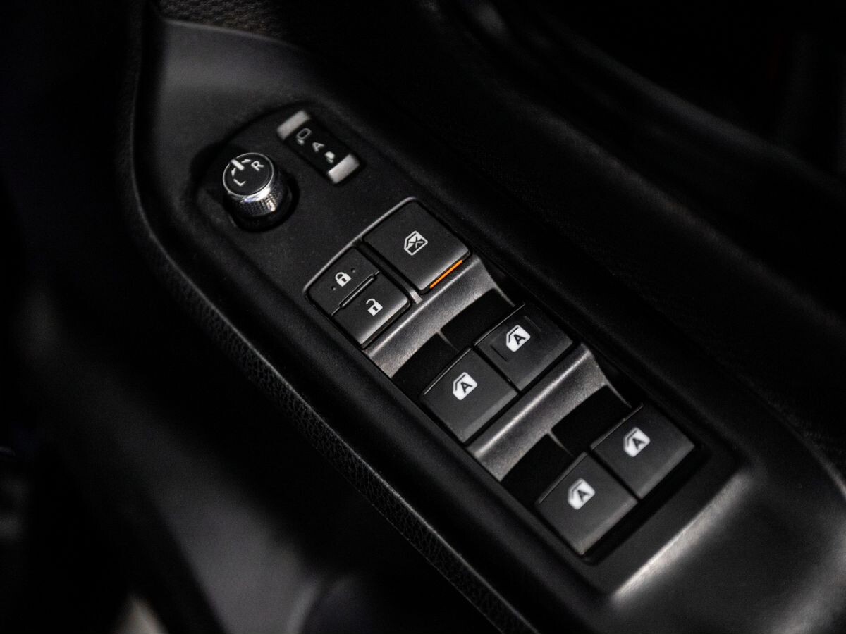 Toyota Noah 2019 - фото автомобиля