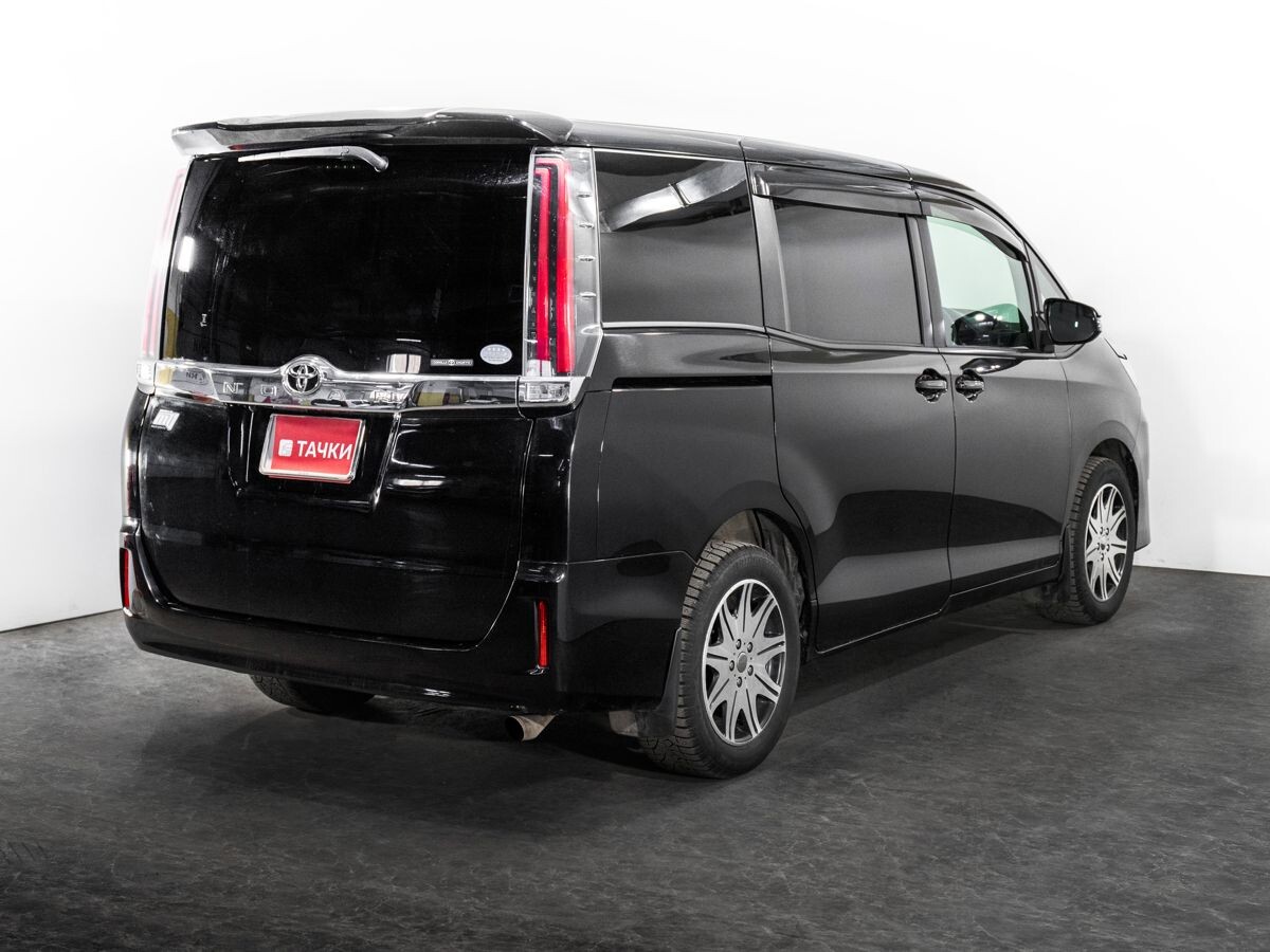 Toyota Noah 2019 - фото автомобиля