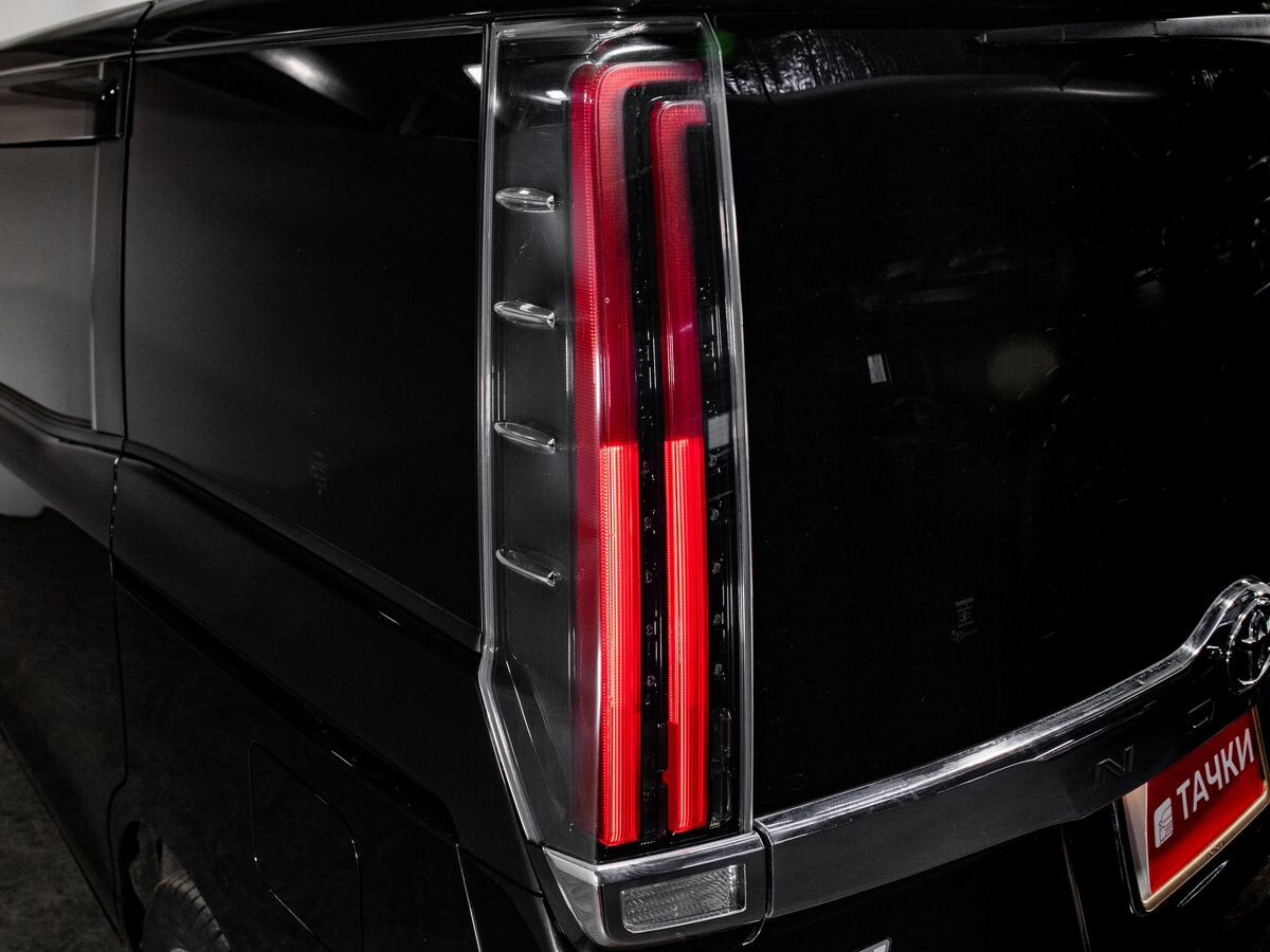 Toyota Noah 2019 - фото автомобиля